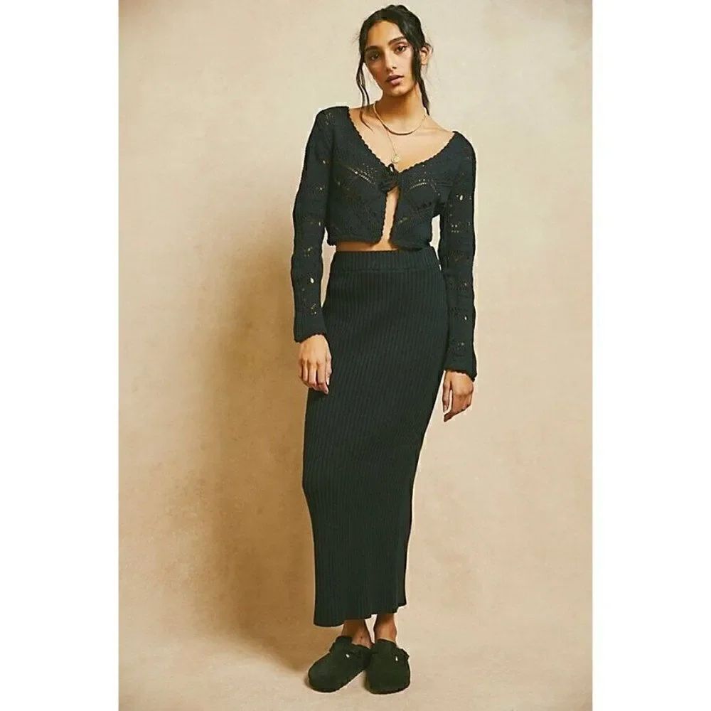 NEW FREE PEOPLE Sz XS MORGAN FAUXCHET SWEATER SET  CROP TOP RIBBED SKIRT BLACK